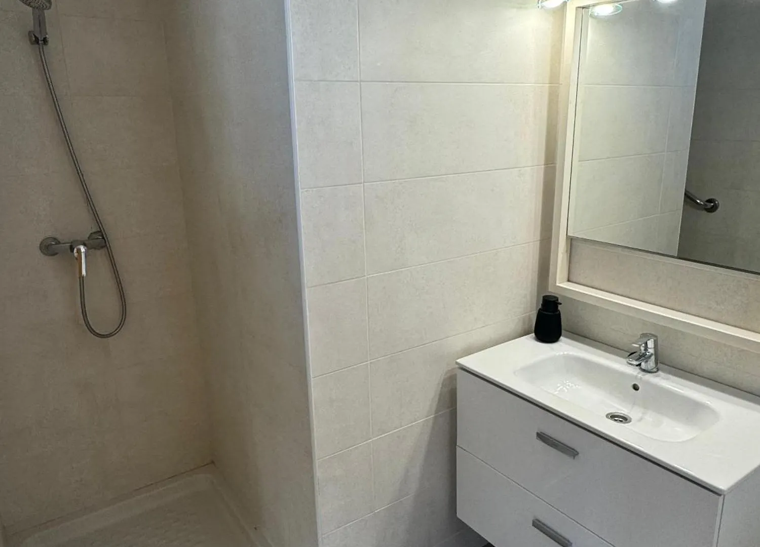 Apartamento Y Atico En Tomares, Sevilla 0*, Tomares Spanje